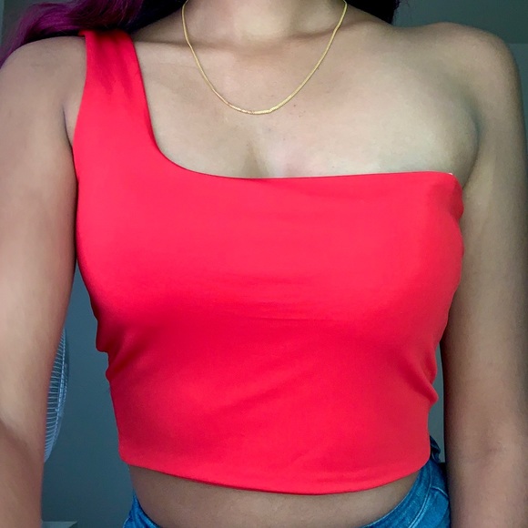 Red one shoulder crop top - Picture 2 of 4